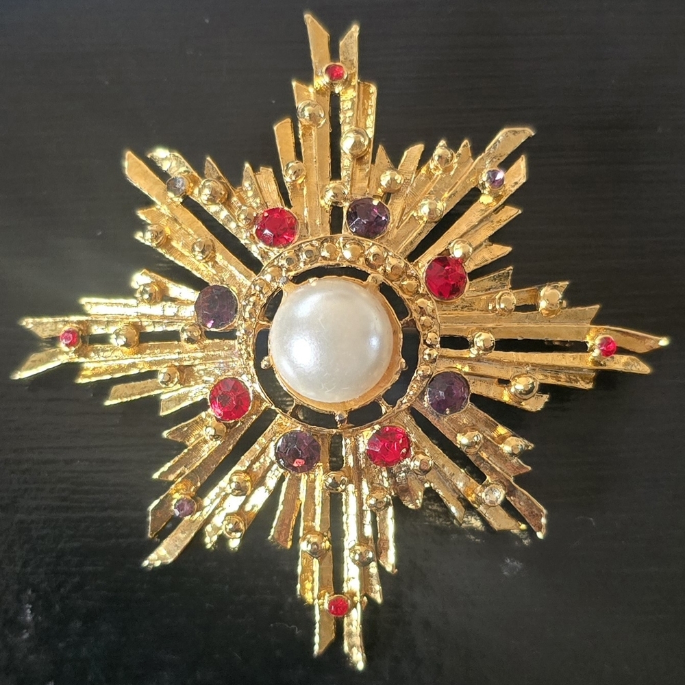Big Bold And Beautiful Gold Tone Starburst Brooch, With Red And Purple Gems